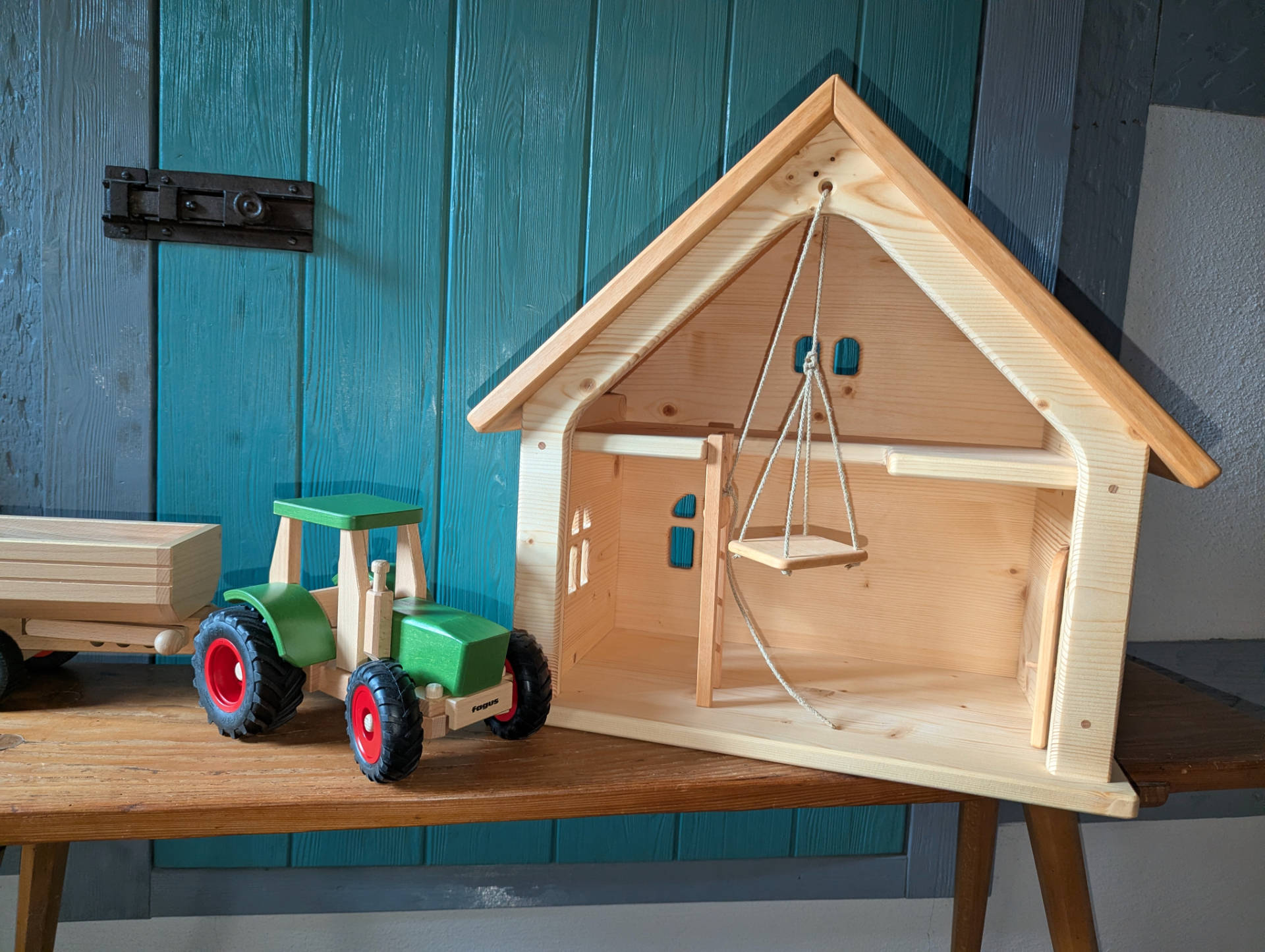 Bauernhof aus der eigenen Werkstatt mit fagus Traktor limitierte Ausgabe 2025