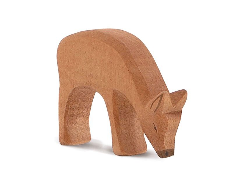 15352 Ostheimer Hirschkuh fressend