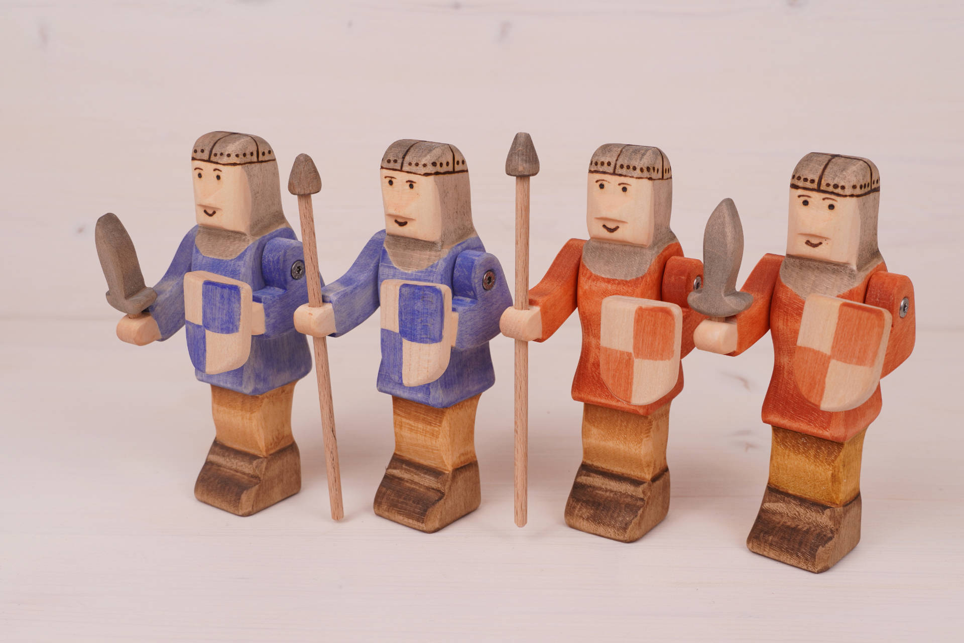 Ritter stehend blau mit Schwert