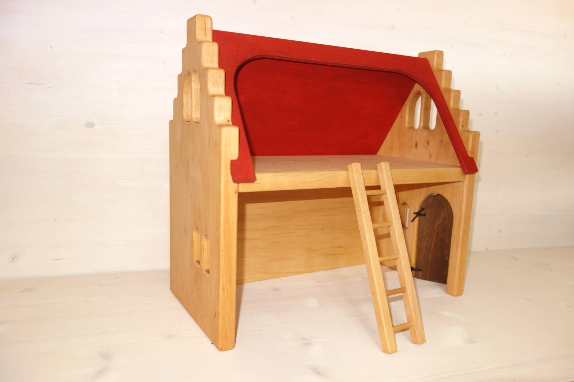 Wohnhaus 37 cm hoch, 20x40 cm mit Leiter