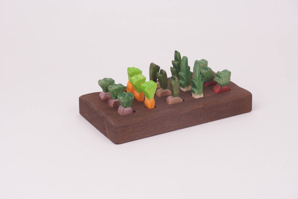 Gartenbeet für Gemüse dunkelbraun