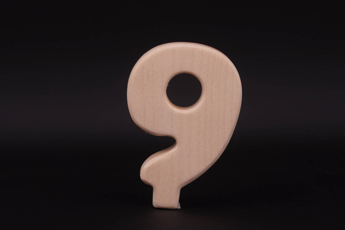 Stecker 9