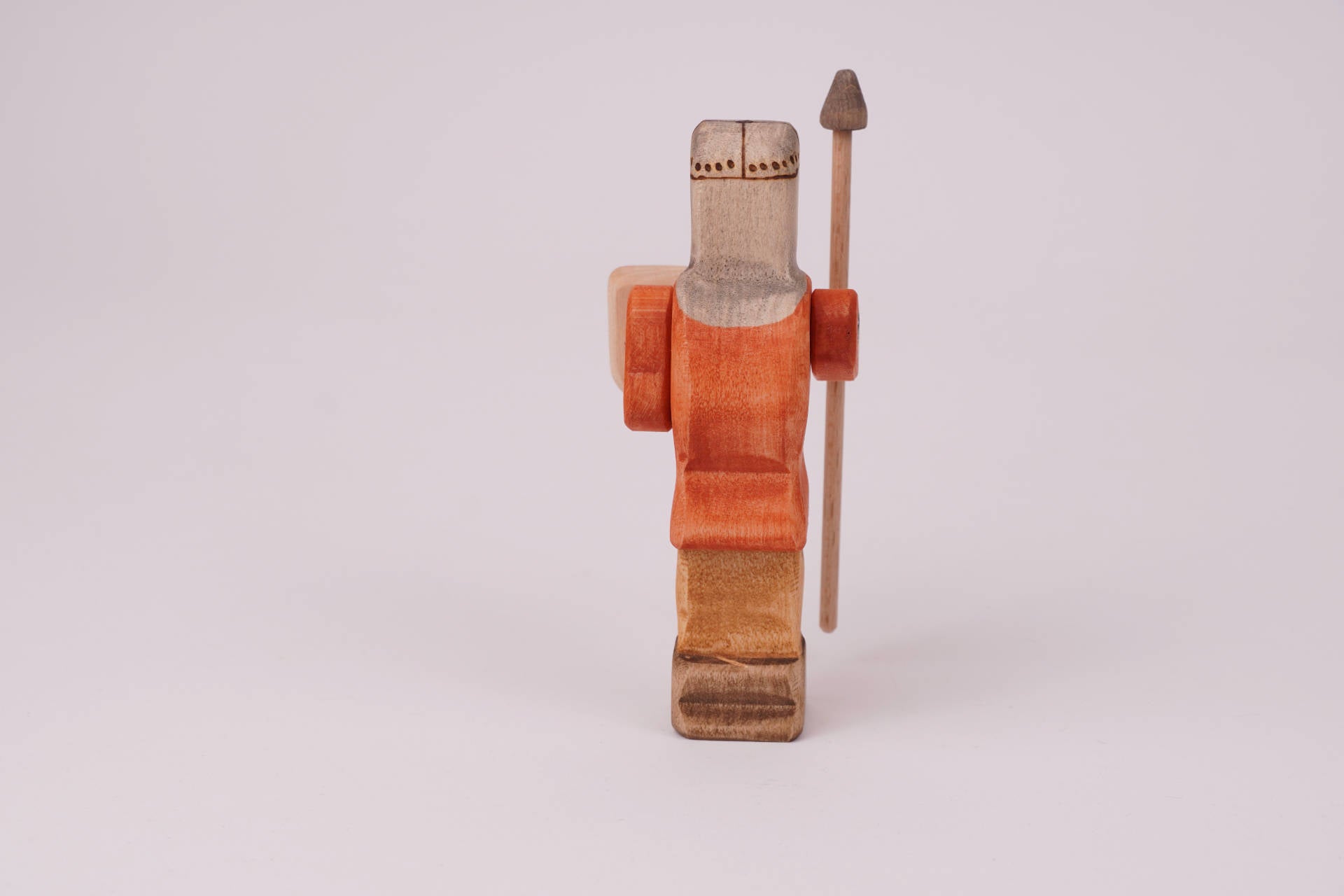 Ritter stehend rot mit Lanze