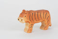 Tiger groß stehend