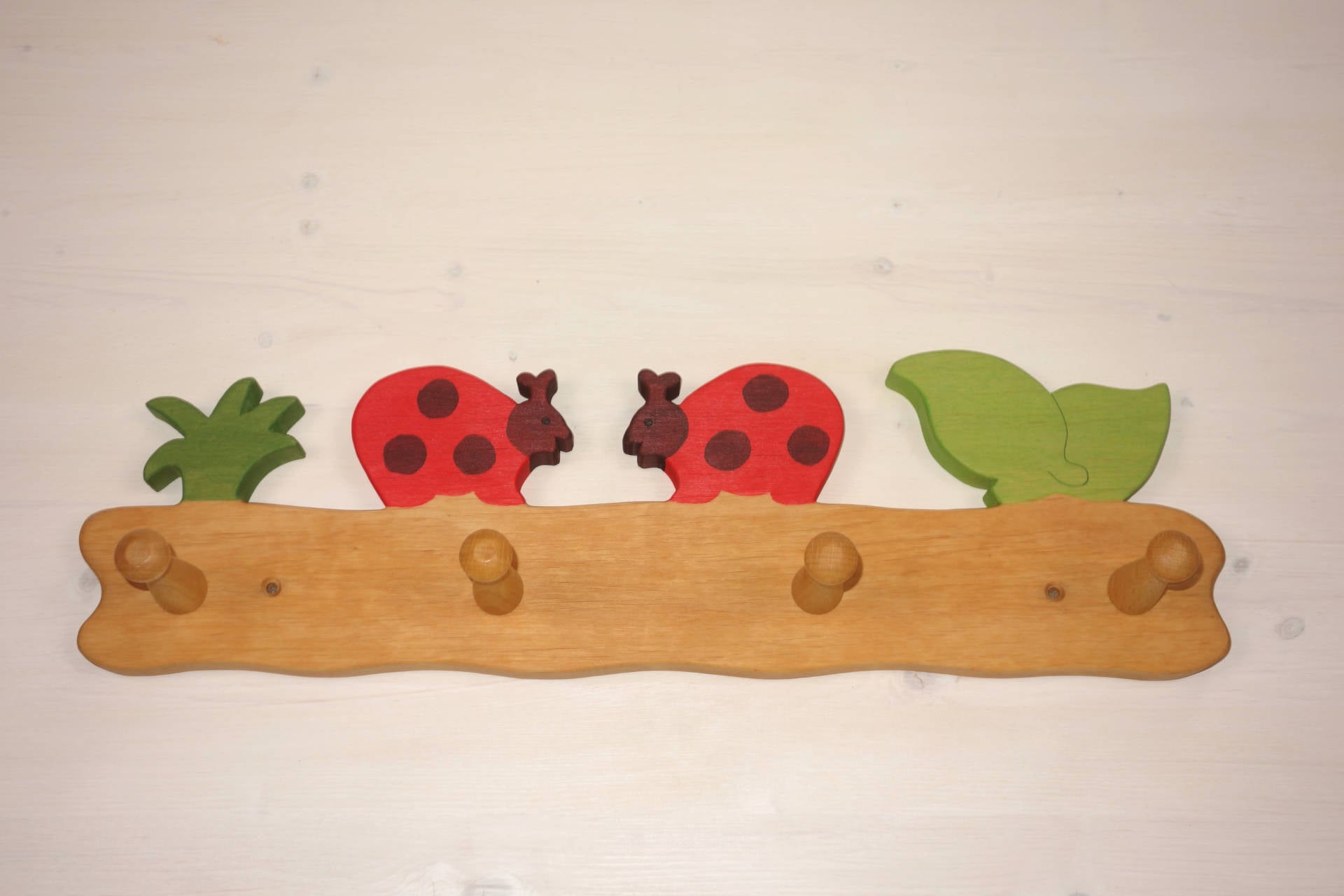 Garderobe 2 Marienkäfer mit Blatt 4 Haken