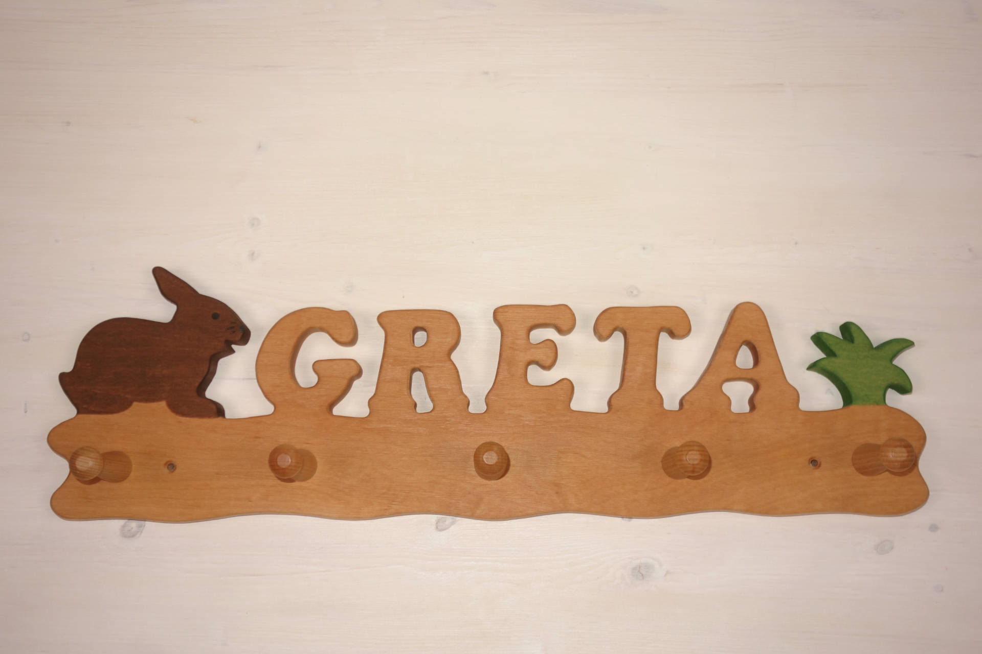 Garderobe mit Name Greta und Hase 5 Haken