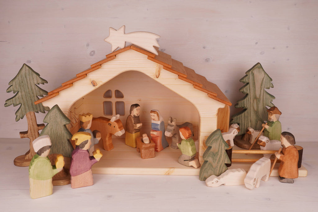 Kleiner Bauernhof / Krippenstall mit Zäunen