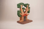 Puzzle-Baum mit Zwergentür