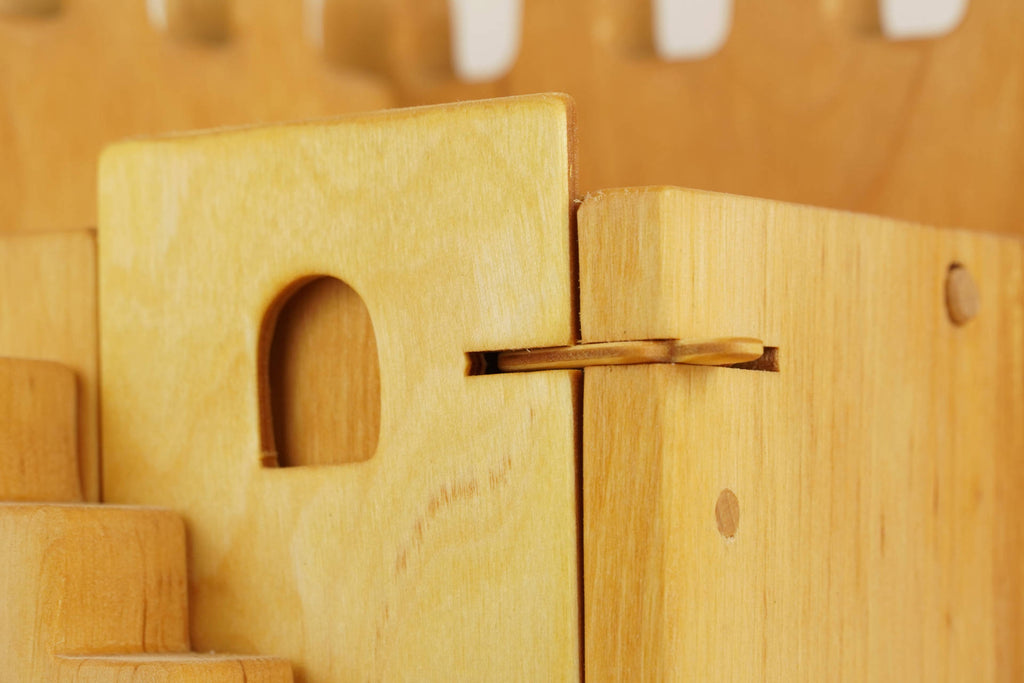 Turm-Ecke mit Falltür und Verließ