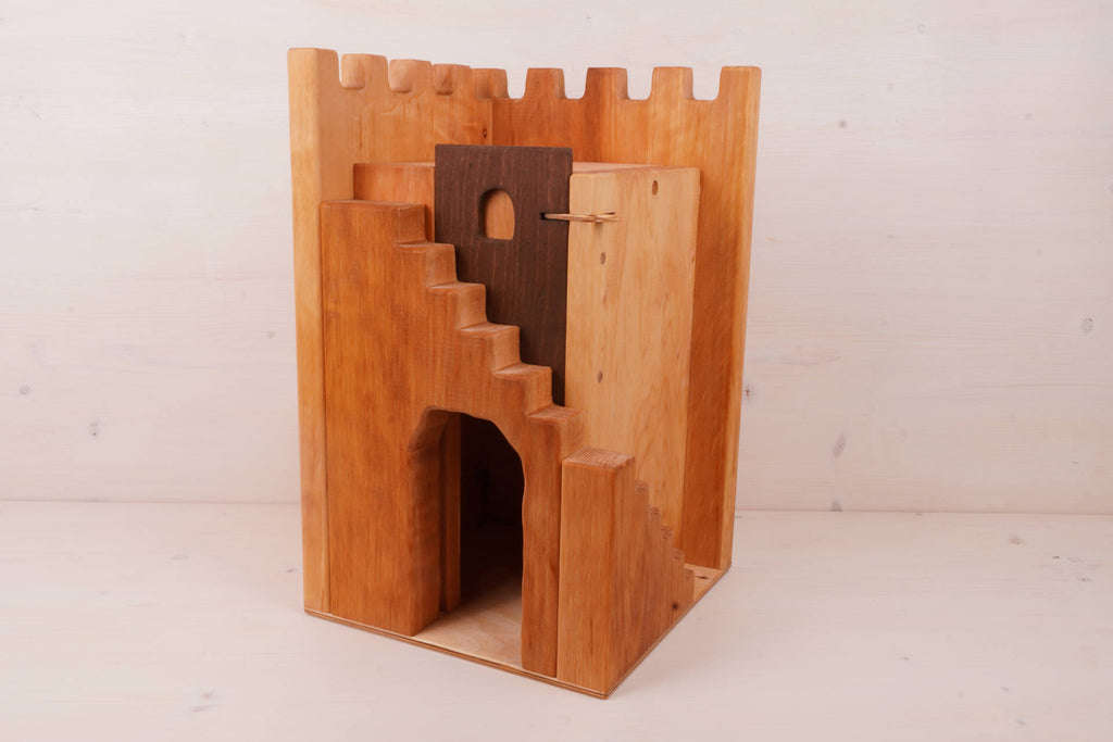 Turm-Ecke mit Falltür und Verließ