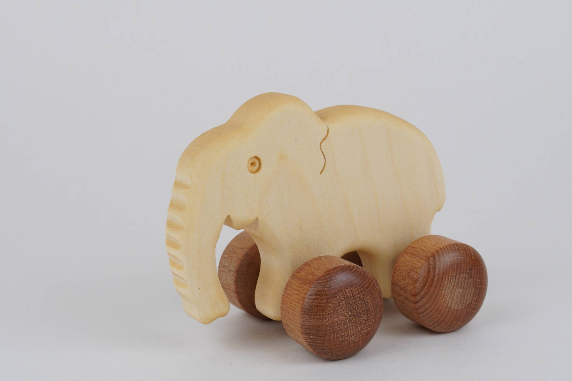 Rolltier Elefant in Ahorn