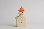 Schneemann mit roter Mütze