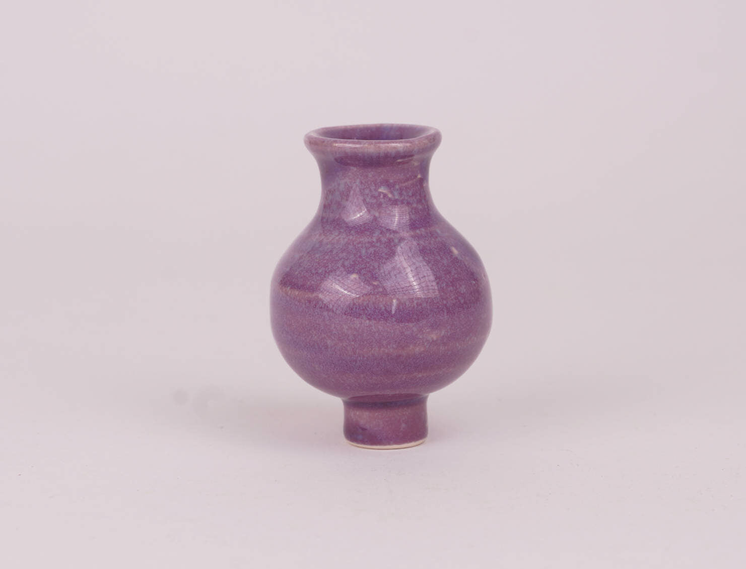 Stecker Keramik-Vase lila