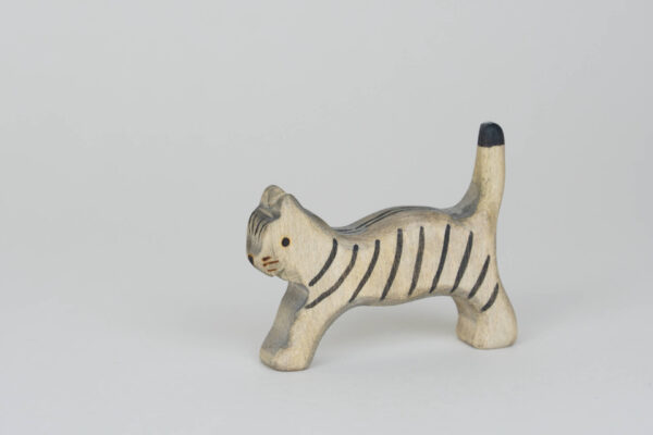 Holzfigur Katze tiger grau