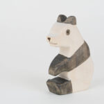 Holzfigur Pandabaer sitzend
