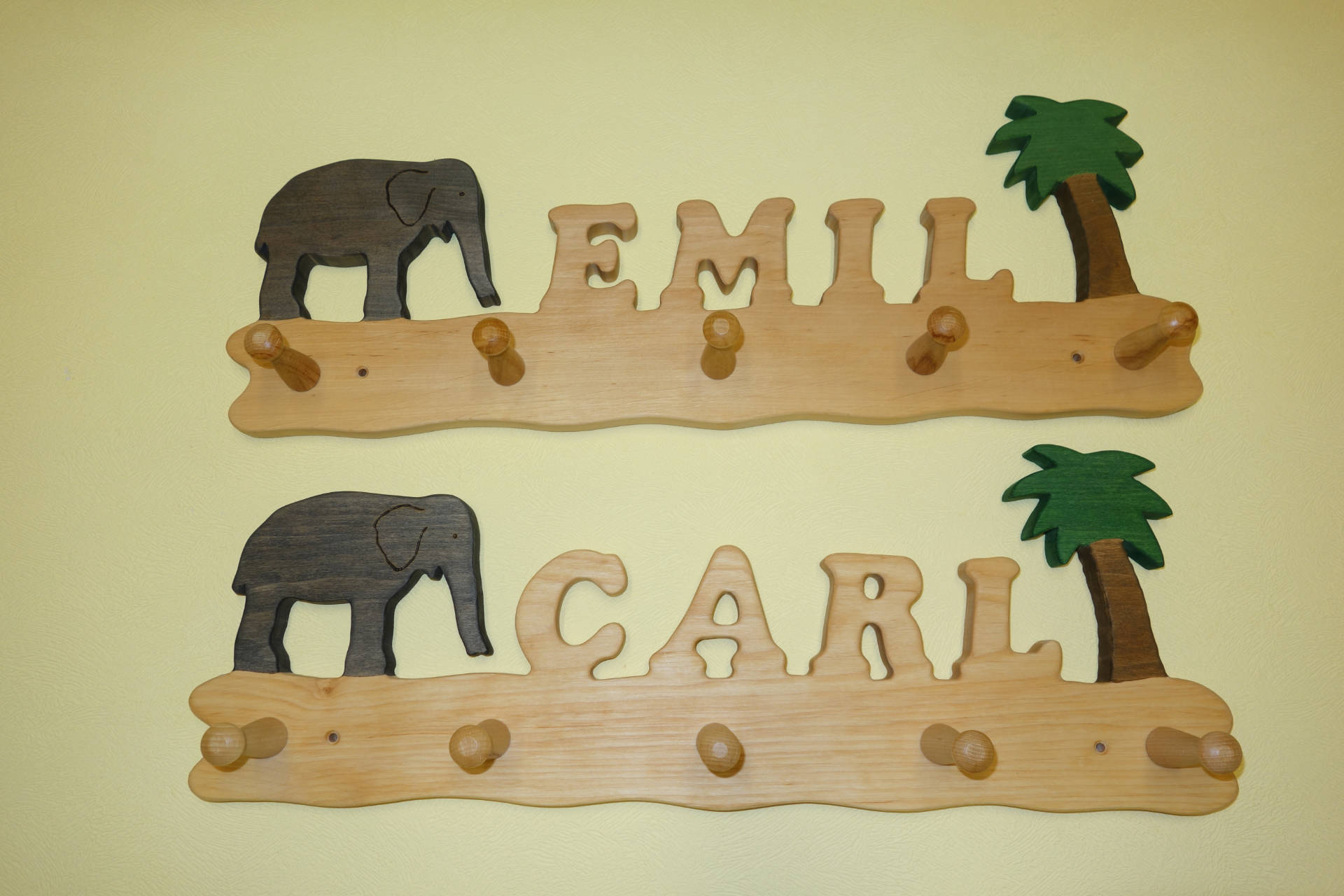 Garderobe Elefant groß und Palme mit Emil und Carl