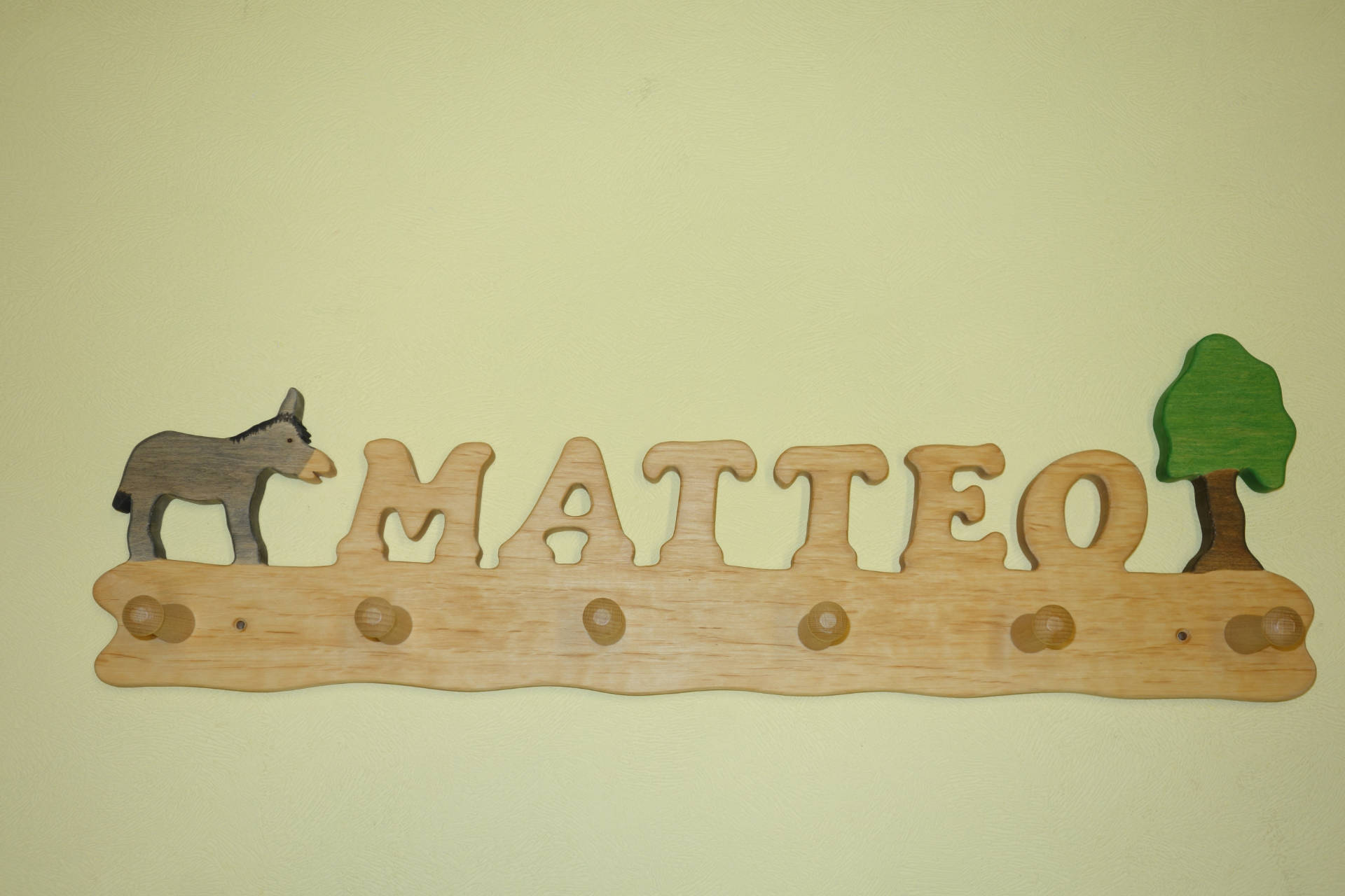 Garderobe Esel mit Name Matteo und Baum