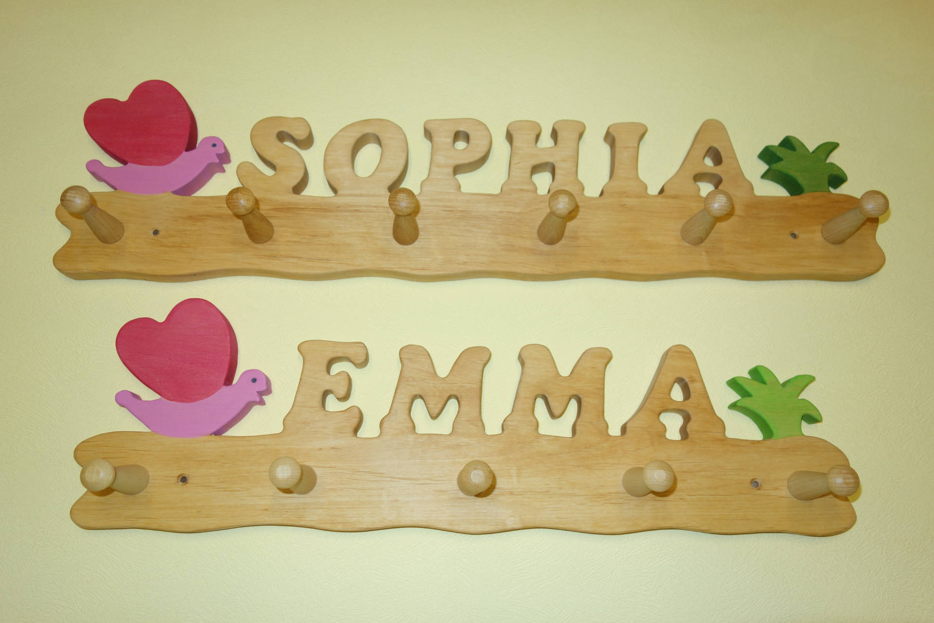 Garderobe Schmetterling pink mit Emma und Sophia