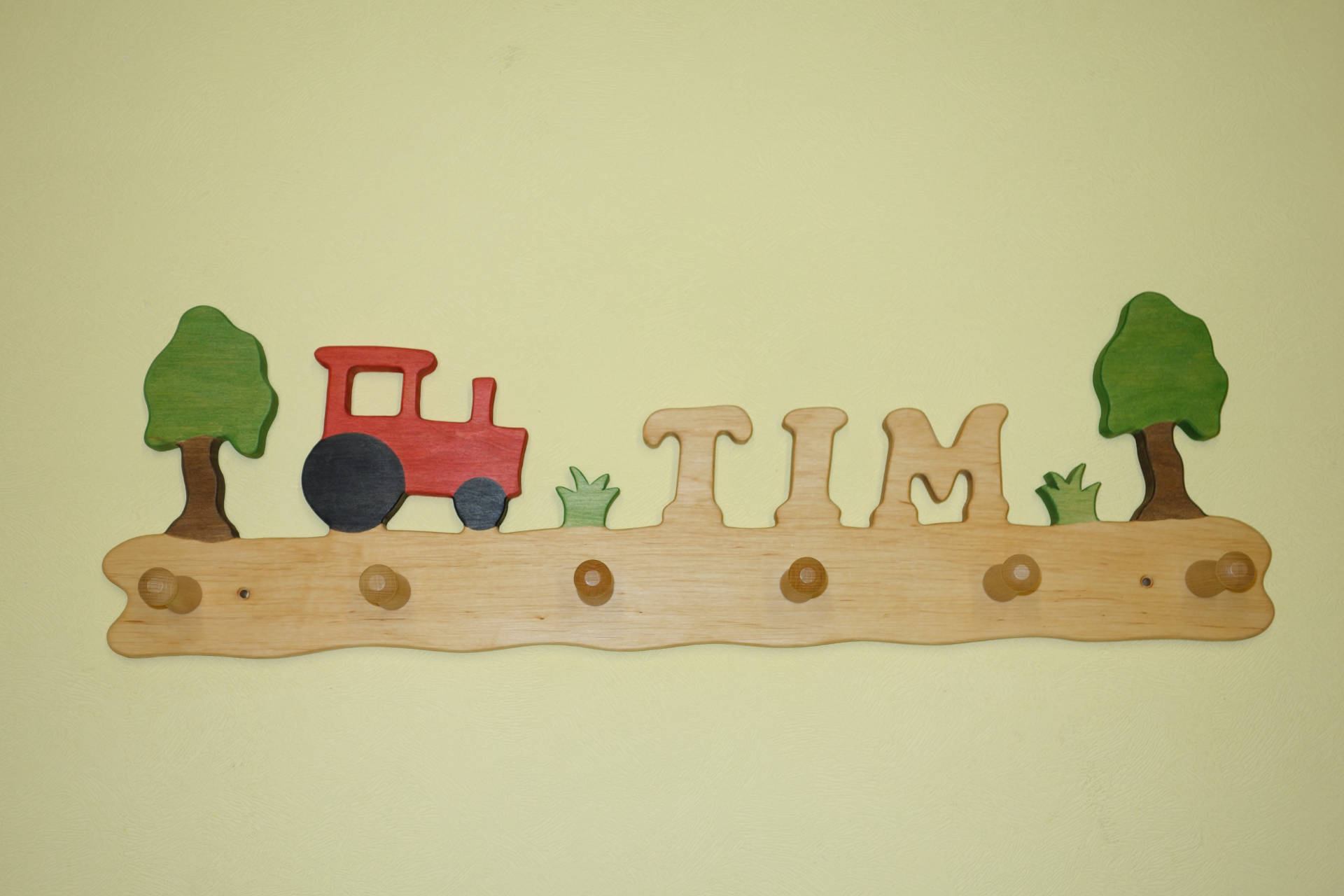 Garderobe Traktor mit Baum und Name Tim