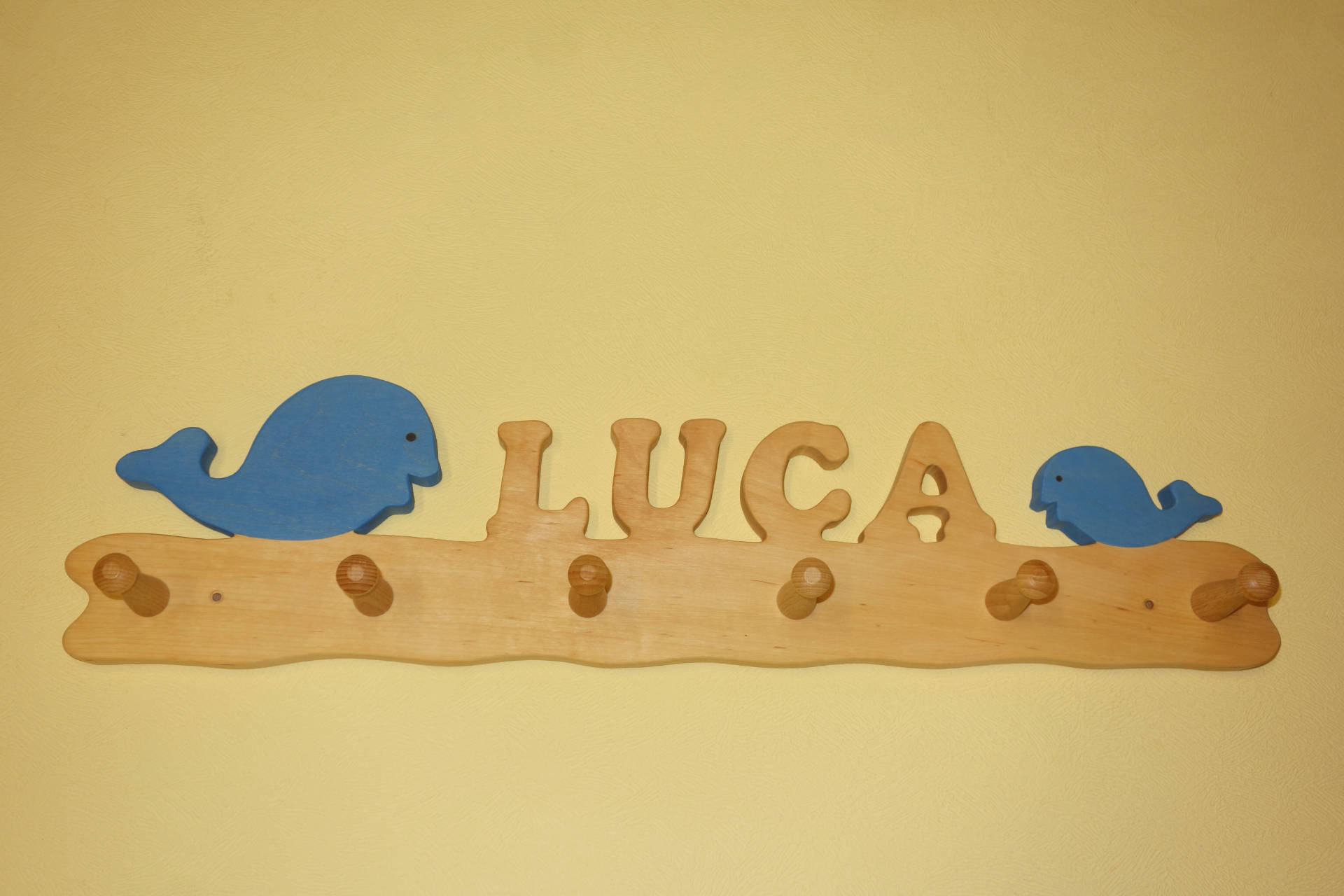 Kindergarderobe Wale mit Name Luca