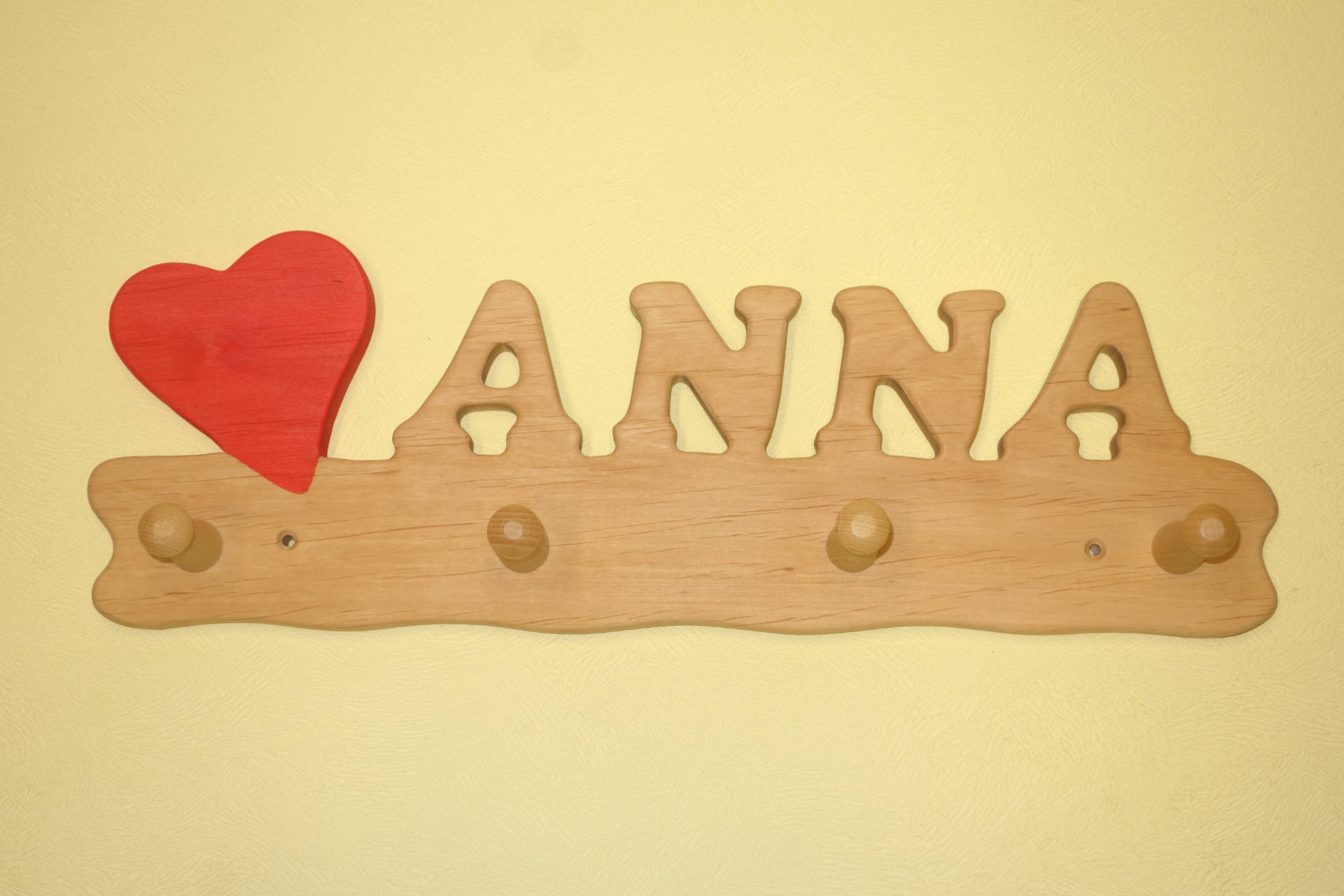 Kindergarderobe mit Name Anna mit Herz