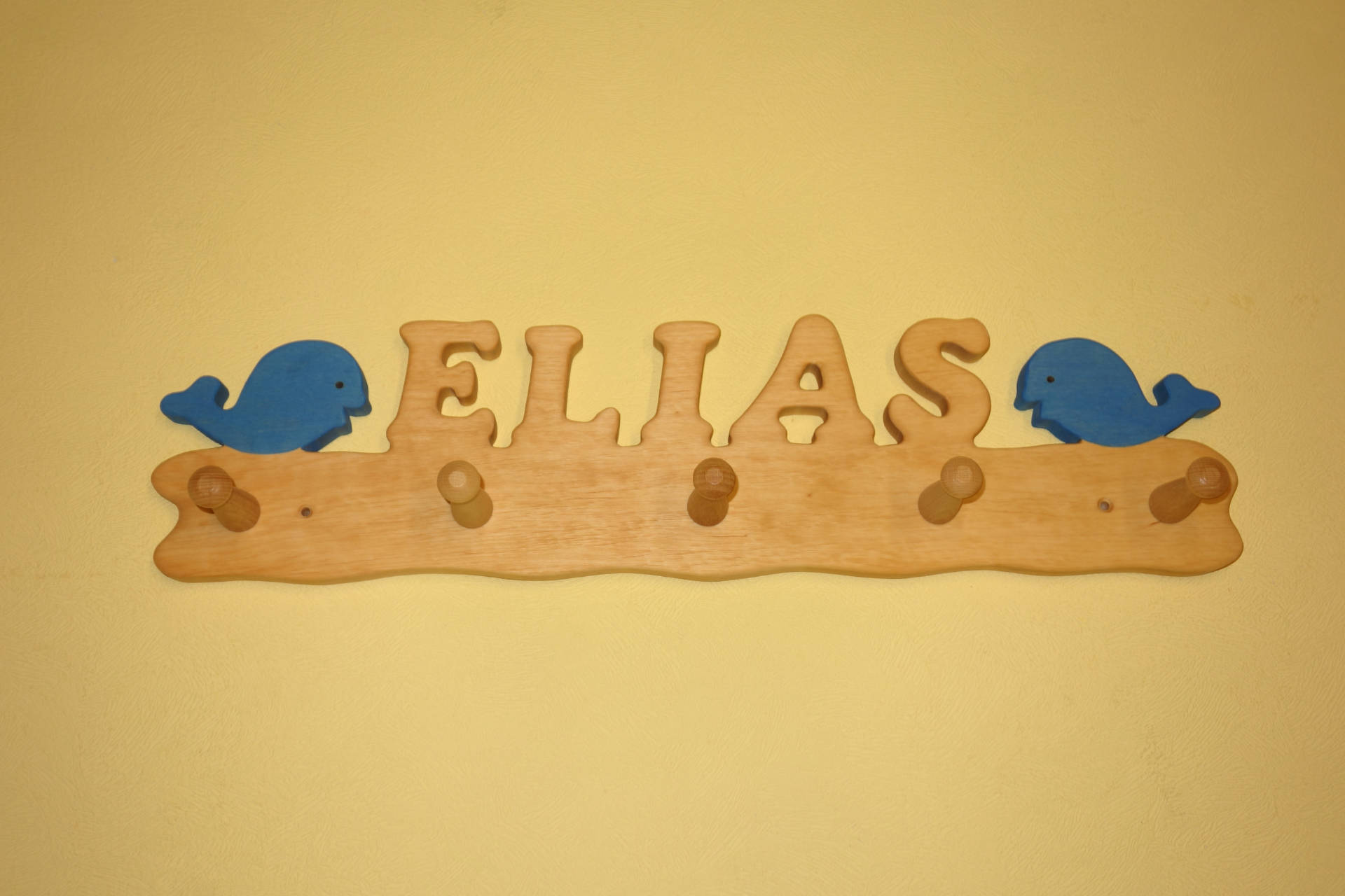 Kindergarderobe mit Name Elias und Wal klein