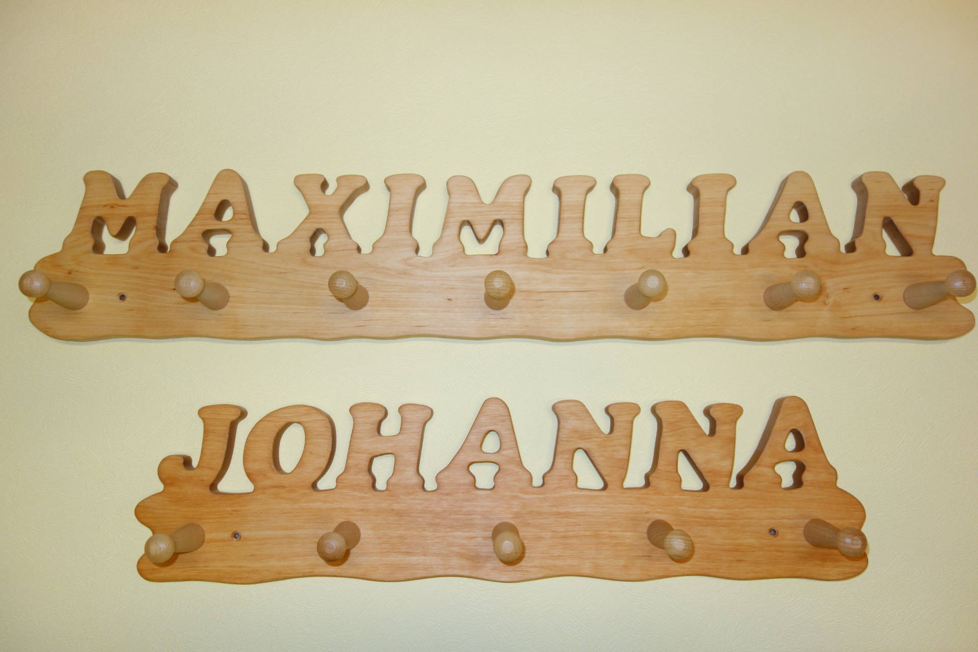 Kindergarderobe mit Name Johanna und Maximilian