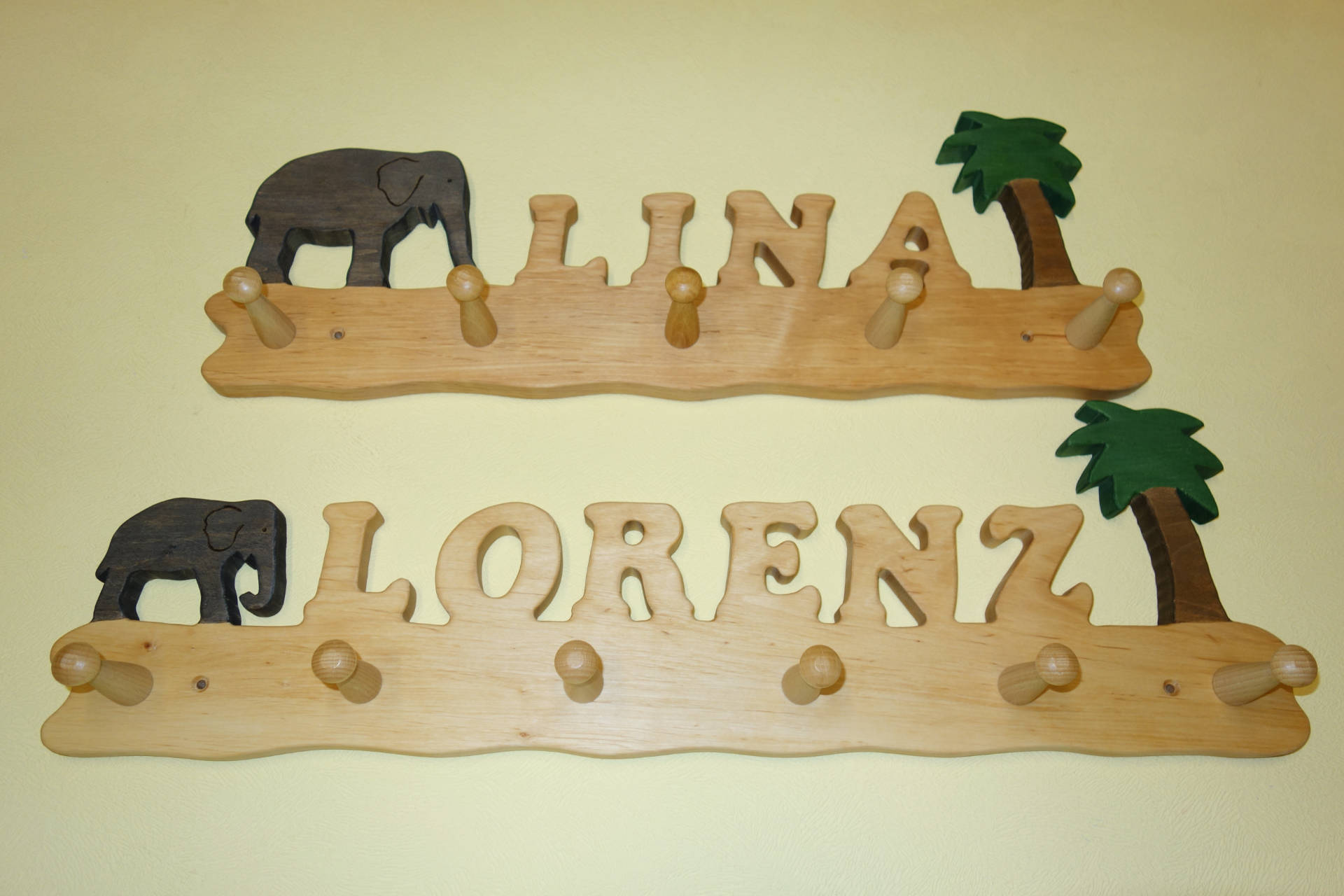 Kindergarderobe mit Name Lorenz Lina und Elefant