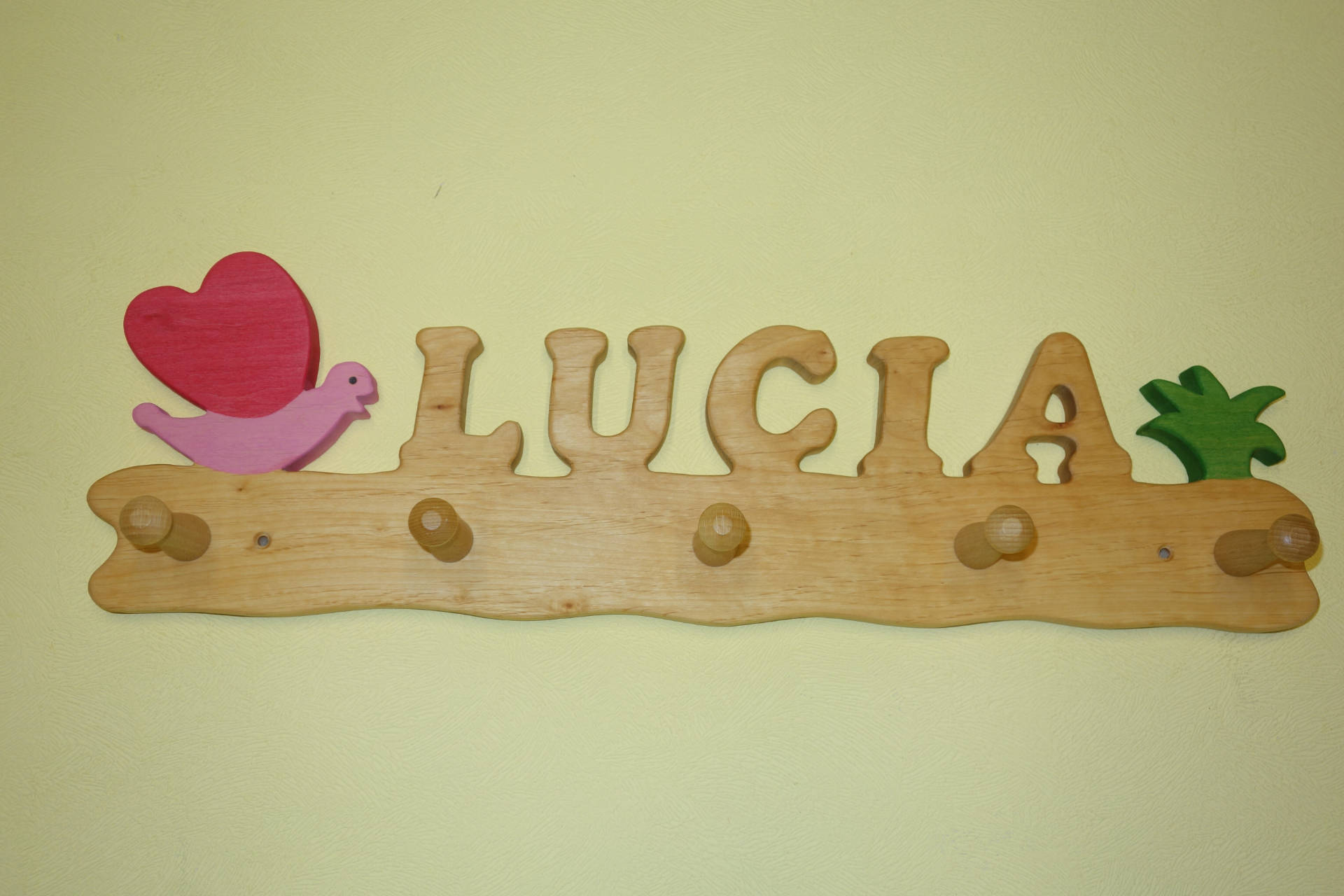 Kindergarderobe mit Name Lucia Schmetterling
