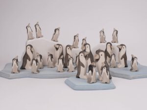Holzfigur Pinguin Kolonie