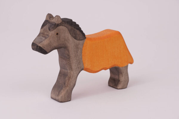 Holzfigur Ritter Pferd orange lins