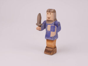 Holzfigur Ritter stehend blau Schwert links