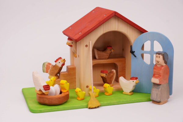 Hühnerhaus mit Hühner und Nest