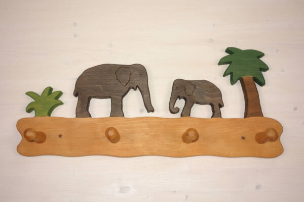 Kindergarderobe mit Elefant groß und klein mit Pame und Gras 50