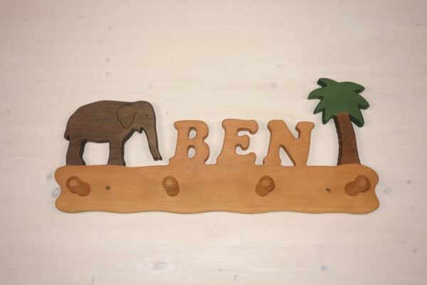 Kindergarderobe mit Name Ben mit Elefant groß und Palme 50