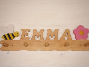 Kindergarderobe mit Name Emma und Biene mit Blume rosa 60