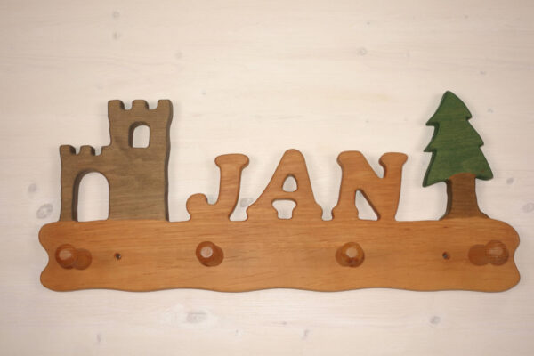 Kindergarderobe mit Name Jan mit Burg und Tanne 50