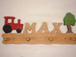 Kindergarderobe mit Name Max mit Traktor und Baum 50