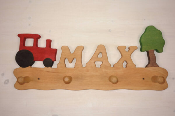 Kindergarderobe mit Name Max mit Traktor und Baum 50