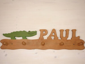 Kindergarderobe mit Name Paul und Krokodil 60